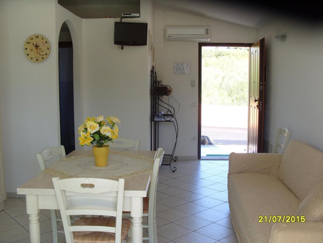 Casadelfaro Con Giardino A Pittulongu 600Metri Dalla Spiaggia Olbia Exterior foto